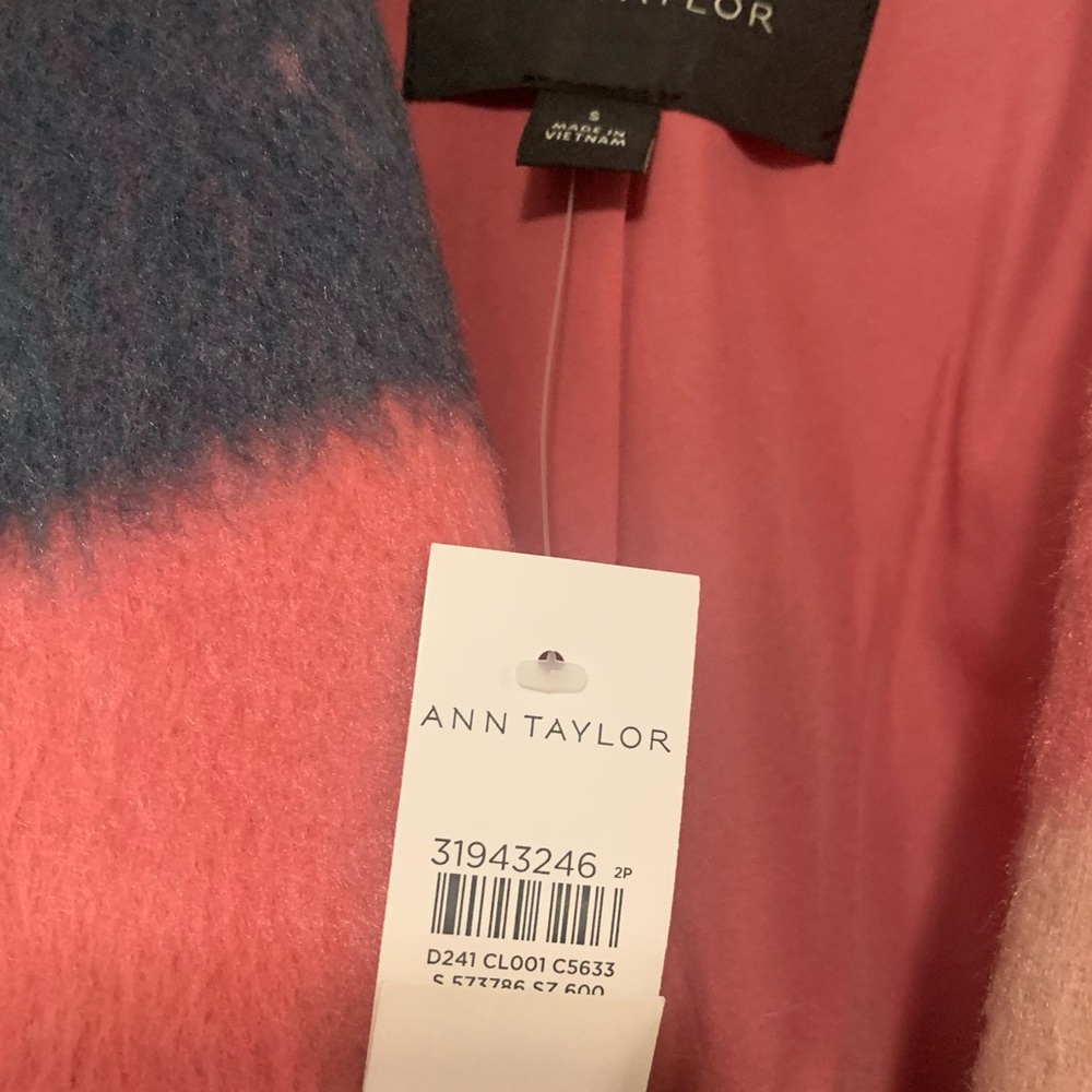 Ann Taylor Checked Boucle Cocoon Coat - Picture 7 of 7